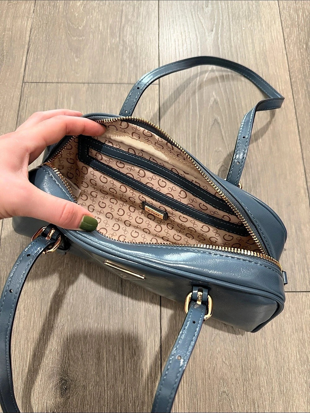 Guess Satchel in Blue - Picture 3 of 3